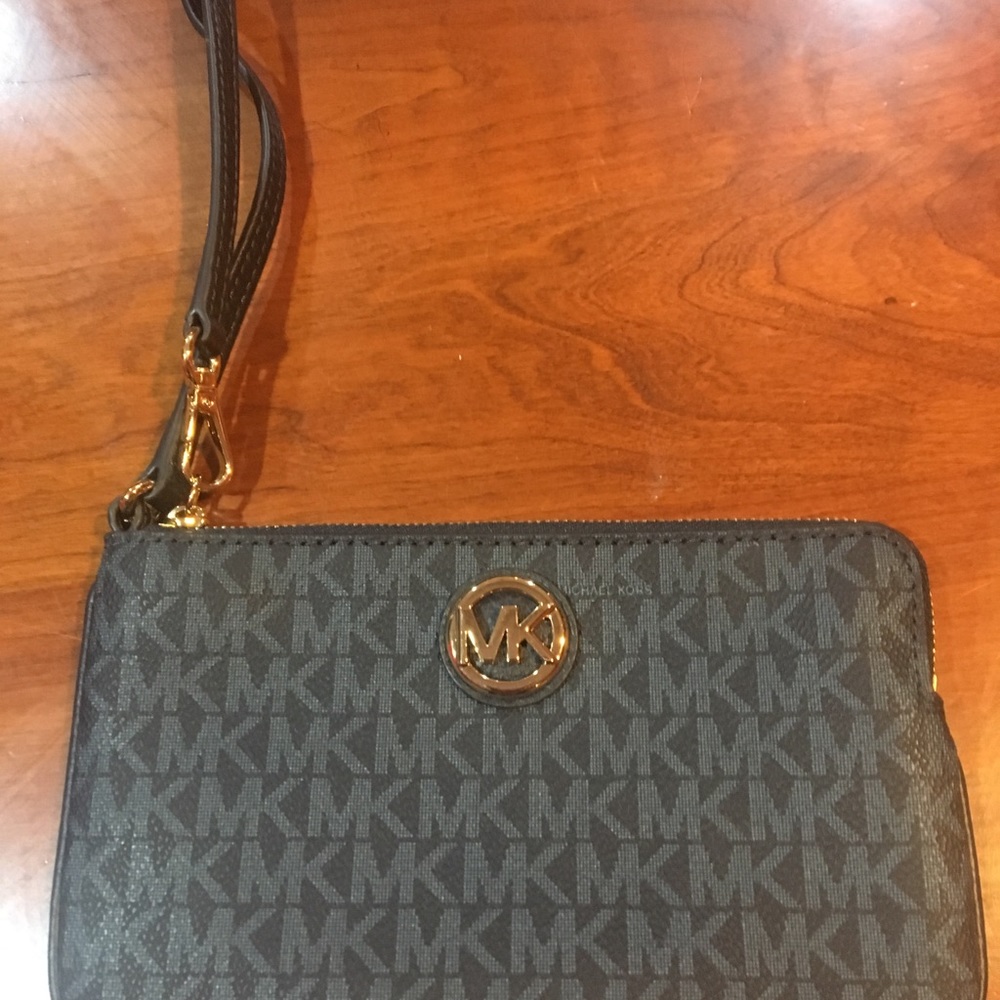 Wristlet